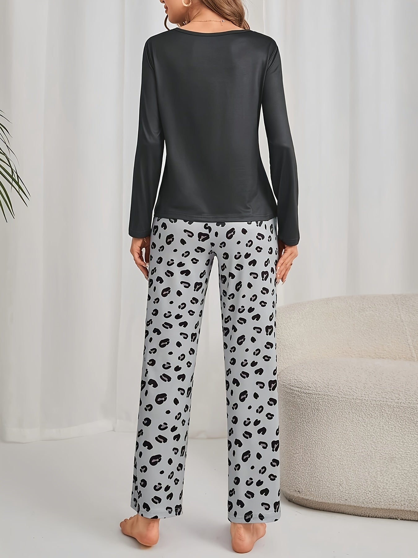 vlovelaw  Leopard Heart Print Pajama Set, Casual Long Sleeve Crew Neck Top & Elastic Waistband Pants, Women's Sleepwear & Loungewear