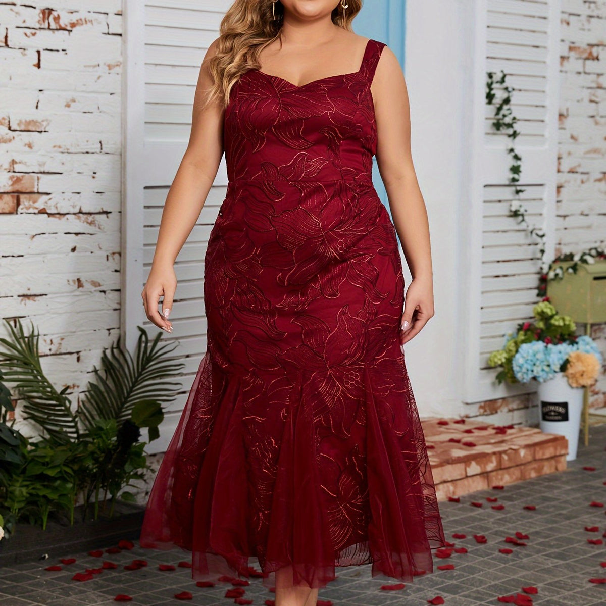 Plus Size Floral Pattern Bridesmaid Dress - Stylish Sleeveless Mesh Mermaid Hem Design for Ultimate Comfort and Elegance - Perfect for Wedding Party Celebrations, Womens Plus Size Clothing, Ideal Birthday Dress