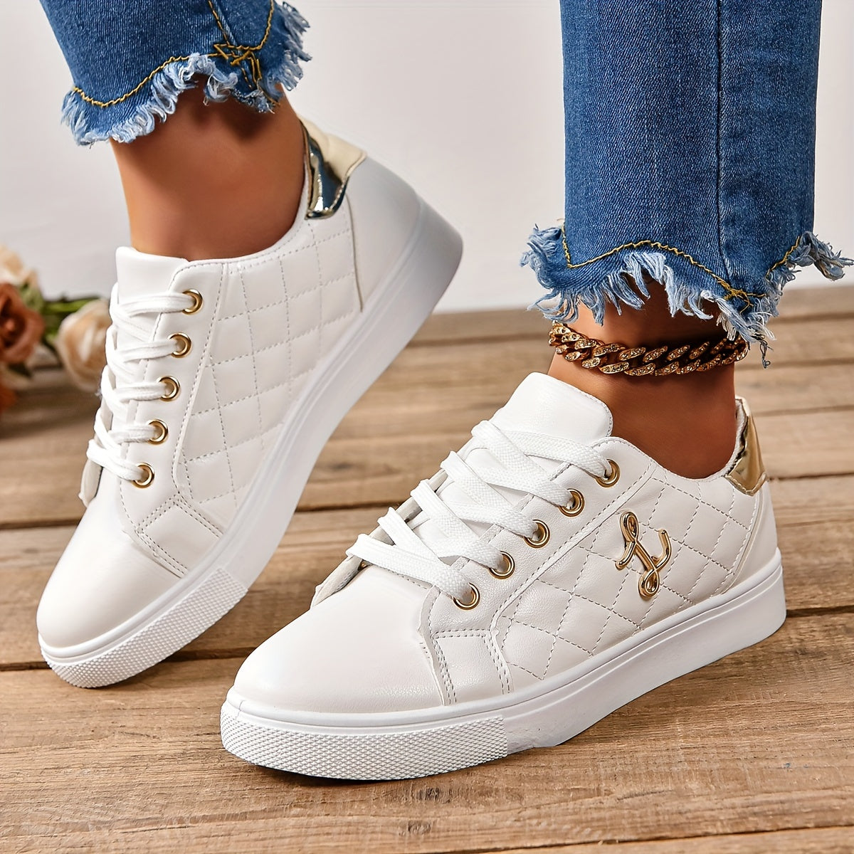 vlovelaw  Women's Quilted Skate Shoes, Metallic Buckle Decor Low Top Flat Sneakers, Casual White Walking Trainers