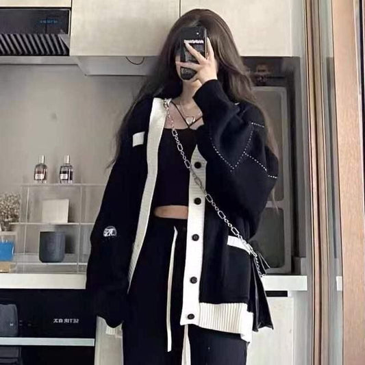 Black sweater jacket women's autumn and winter V-neck Japanese lazy college style color matching design sense niche knitted cardigan