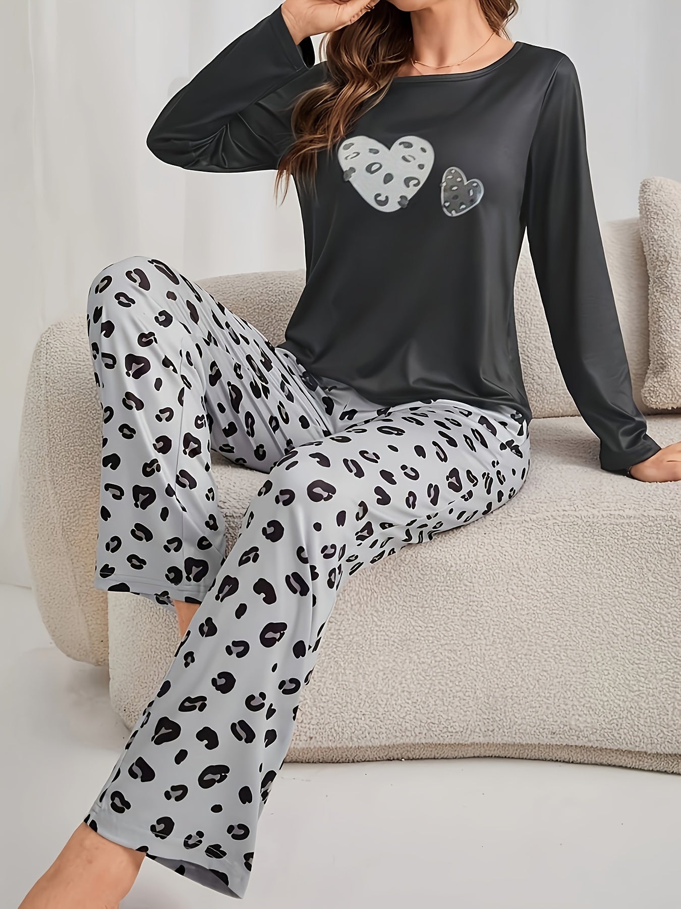 vlovelaw  Leopard Heart Print Pajama Set, Casual Long Sleeve Crew Neck Top & Elastic Waistband Pants, Women's Sleepwear & Loungewear